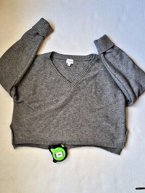 LA Hearts Gray V-Neck Short Sleeve Sweater Size Small Ribbed Knit